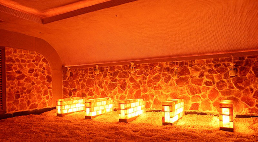 Phòng xông đá muối Himalaya dành cho gia đình. 