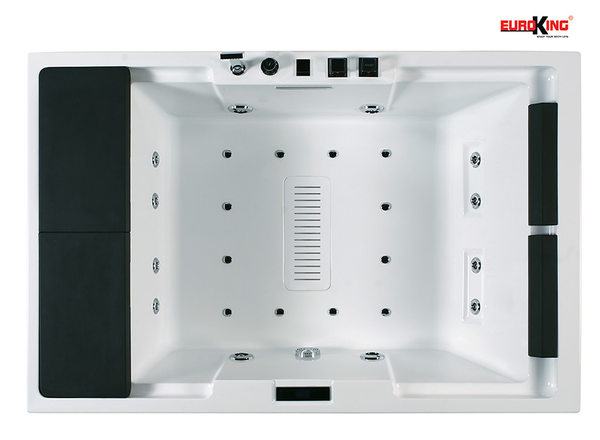 Phía trong lòng bồn tắm massage EU-1101C