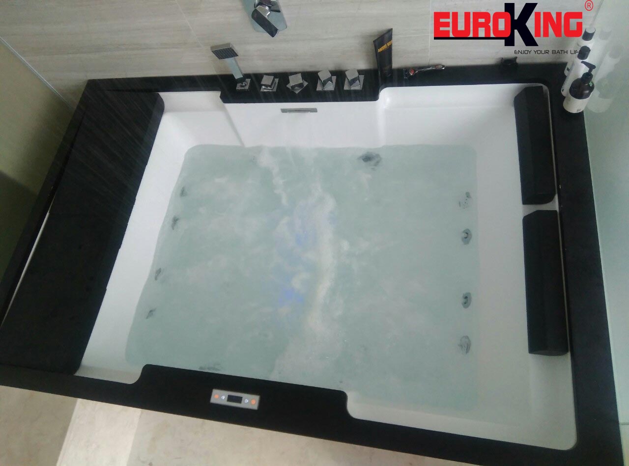Bồn tắm massage EU-1101C