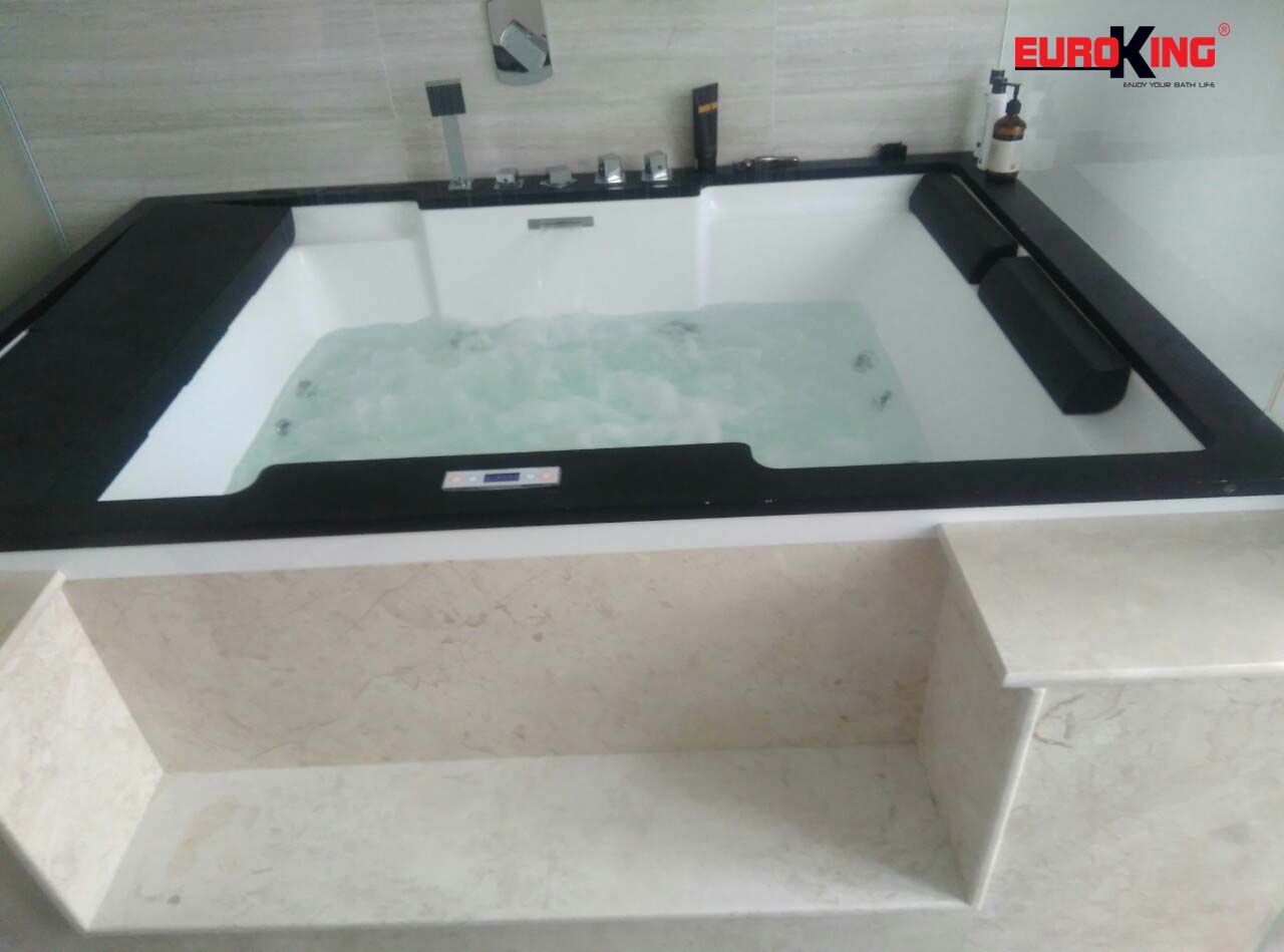 Bồn tắm massage EU-1101C