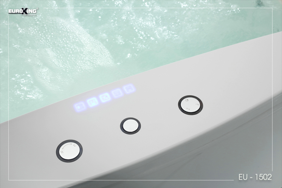 Bảng điều khiển cảm ứng ẩn trên thành bồn