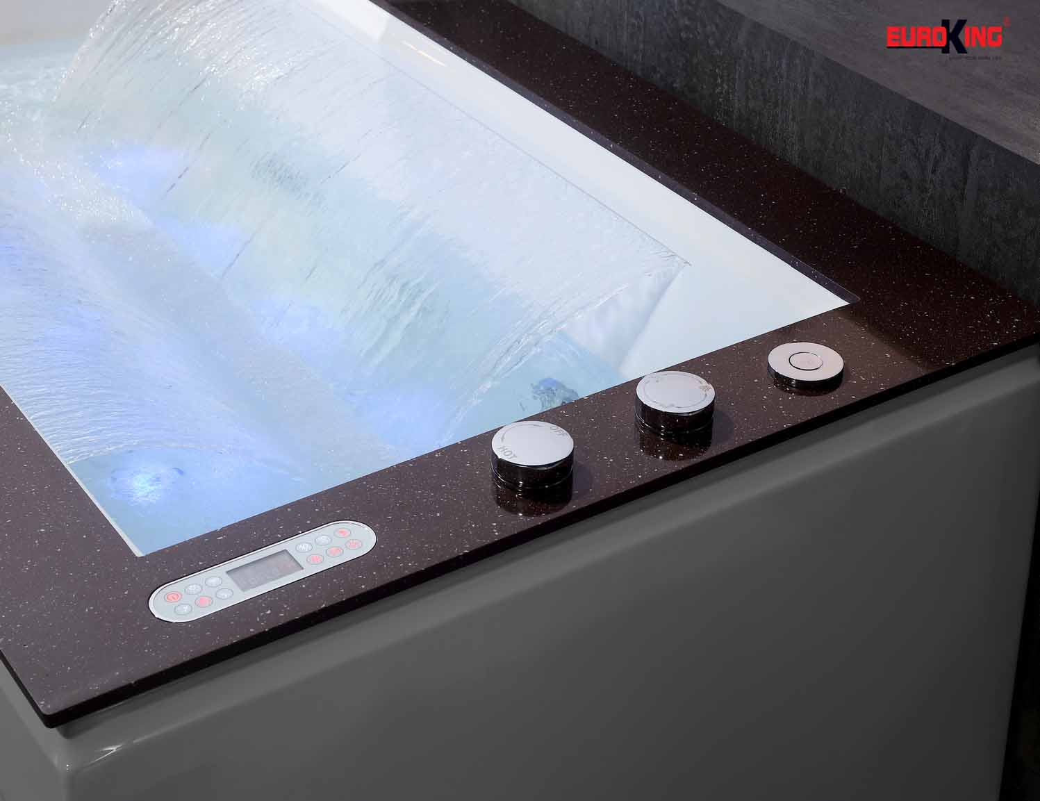 Hệ thống vòi sen trên thành bồn tắm massage EU-1505