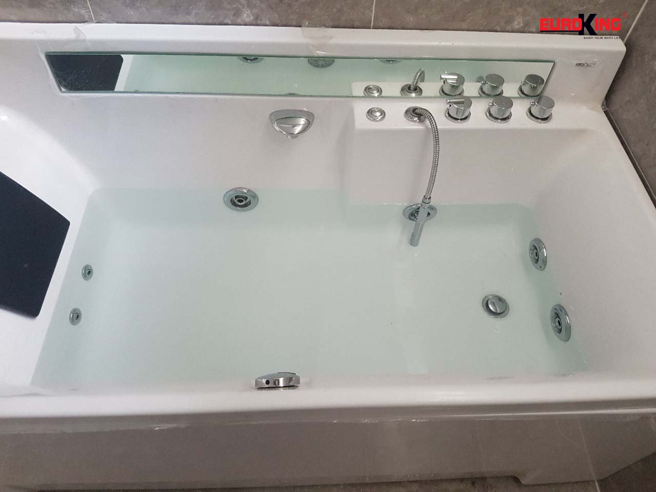 Bồn tắm massage EU-6153 