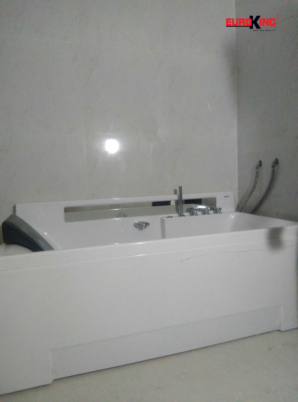 Bồn tắm massage EU-6153 