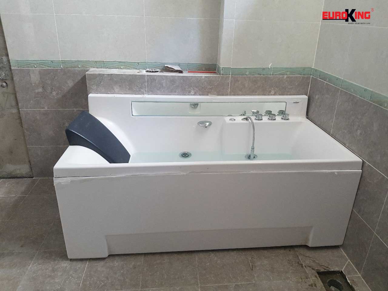 Bồn tắm massage EU-6153 