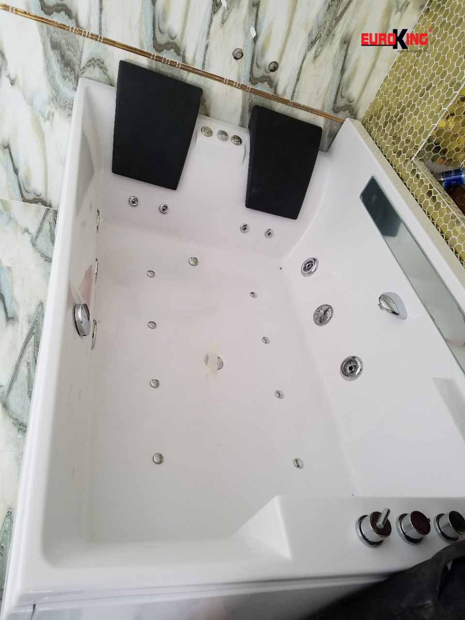 Bồn tắm massage Euroking EU-6154D