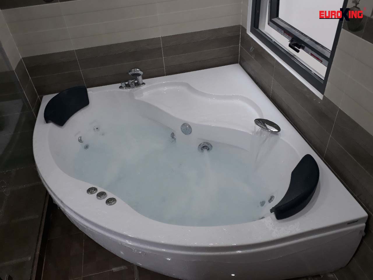 Bồn tắm massage EU-6601